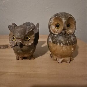 Vintage hand carved, made in Italy alabaster owl set of 2 Vero